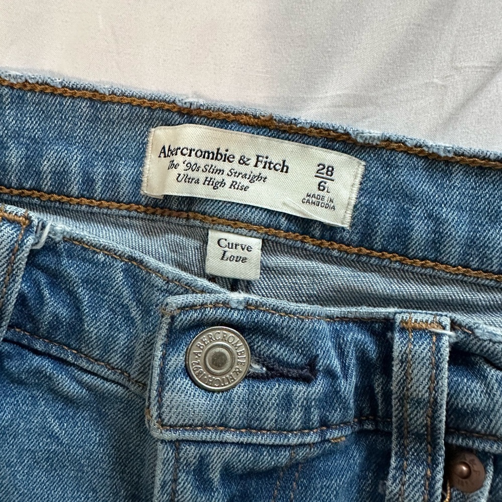 Abercrombie & Fitch 90s Slim Straight Ultra High Rise